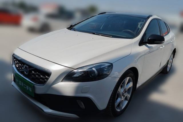 Used Volvo V40 2015 Cross Country T5 AWD Smart Luxury Edition