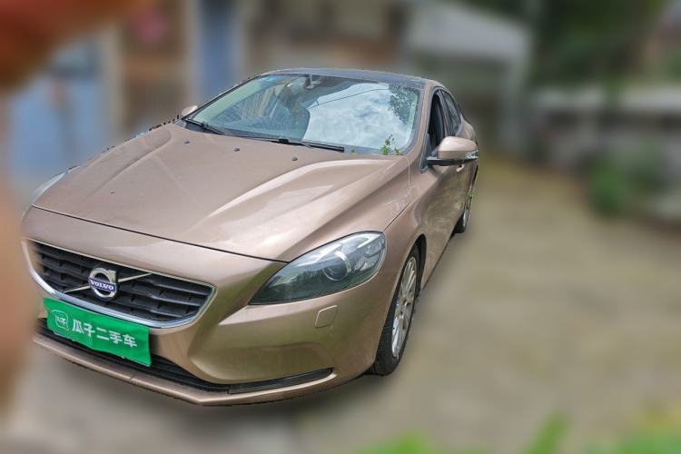 Used Volvo V40 2015 1.6T Zhiyi Edition Guazi used car, China used car export, Used car for sale, Used  cars, Cheapest cars for sale