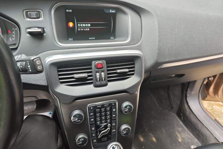 Used Volvo V40 2015 1.6T Zhiyi Edition Audio And AC Panel