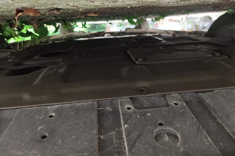 Used Volvo V40 2015 1.6T Zhiyi Edition Chassis Front
