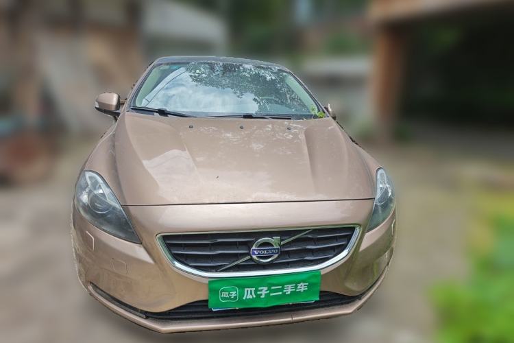 Used Volvo V40 2015 1.6T Zhiyi Edition Front