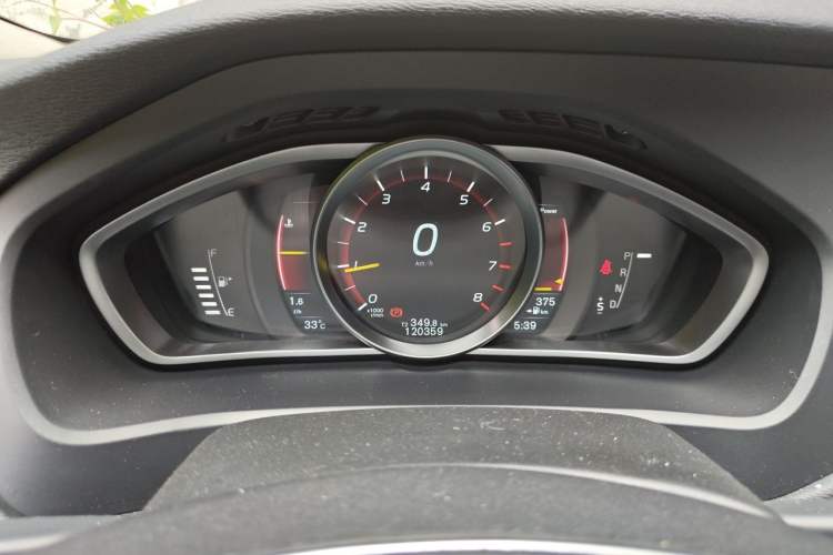 Used Volvo V40 2015 1.6T Zhiyi Edition Instrument Cluster