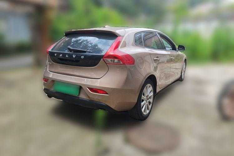 Used Volvo V40 2015 1.6T Zhiyi Edition Rear Right 45 Deg