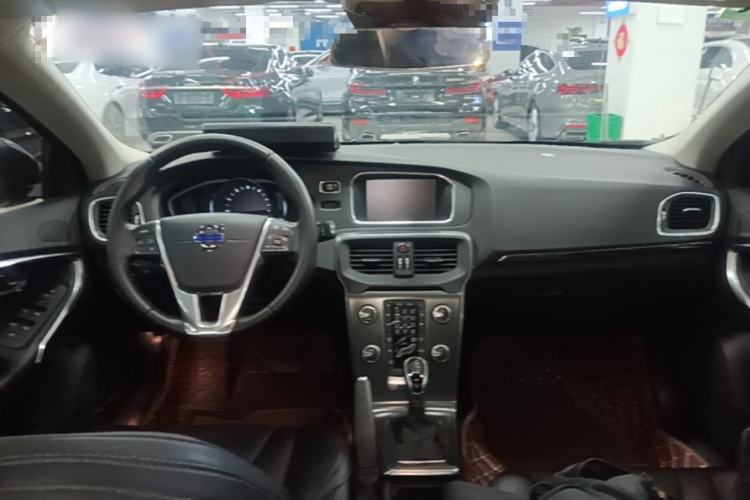 Used Volvo V40 2016 T3 Zhiyi Edition Center Console