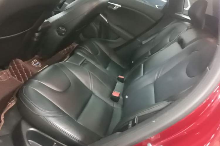 Used Volvo V40 2016 T3 Zhiyi Edition Left Rear Seat