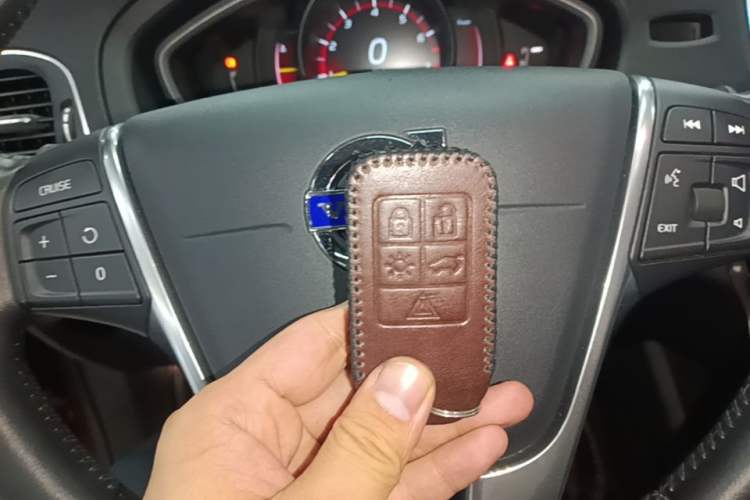 Used Volvo V40 2016 T3 Zhiyi Edition Vehicle Key