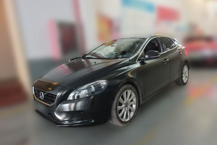Used Volvo V40 2016 T4 Smart Luxury Edition Guazi used car, China used car export, Used car for sale, Used cars, Cheapest cars for sale