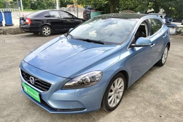 Używany Volvo V40 2016 T4 Smart Luxury Edition