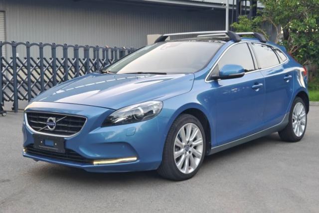 Ojetý Volvo V40 2016 T4 Smart Luxury Edition