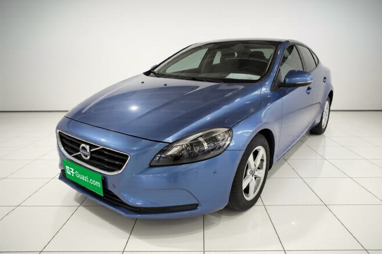 Used Volvo V40 2016 T3 Zhiyi Edition Guazi used car, China used car export, Used car for sale, Used cars, Cheapest cars for sale