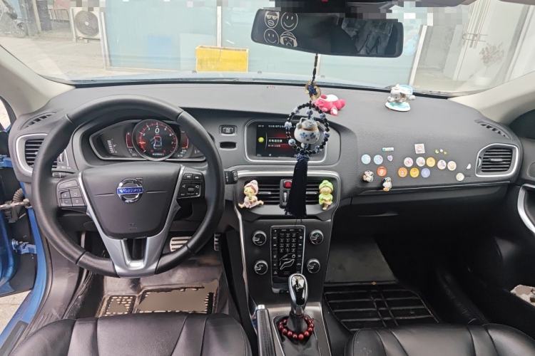Used Volvo V40 2016 T3 Zhiyi Edition Center Console