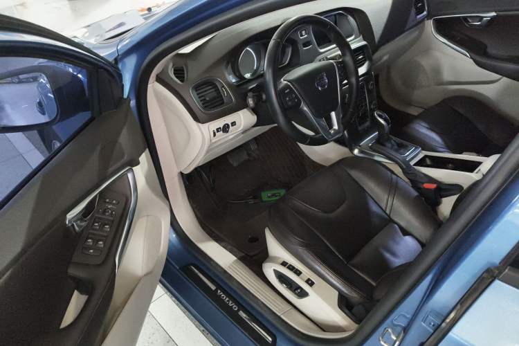 Used Volvo V40 2016 T3 Zhiyi Edition Driver Seat