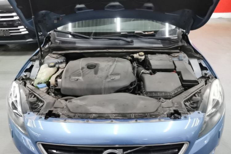 Used Volvo V40 2016 T3 Zhiyi Edition Engine Bay