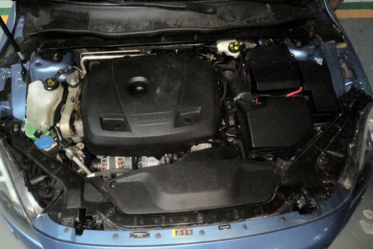 Used Volvo V40 2016 T4 Smart Luxury Edition Engine Bay