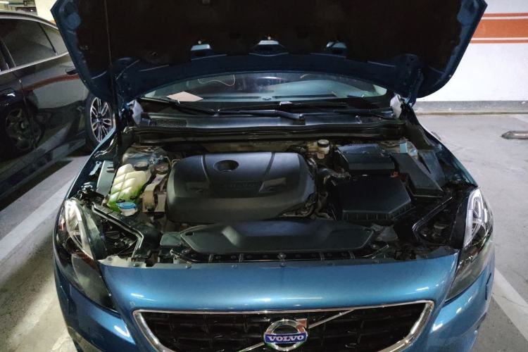 Used Volvo V40 2016 T3 Zhiyi Edition Engine Bay