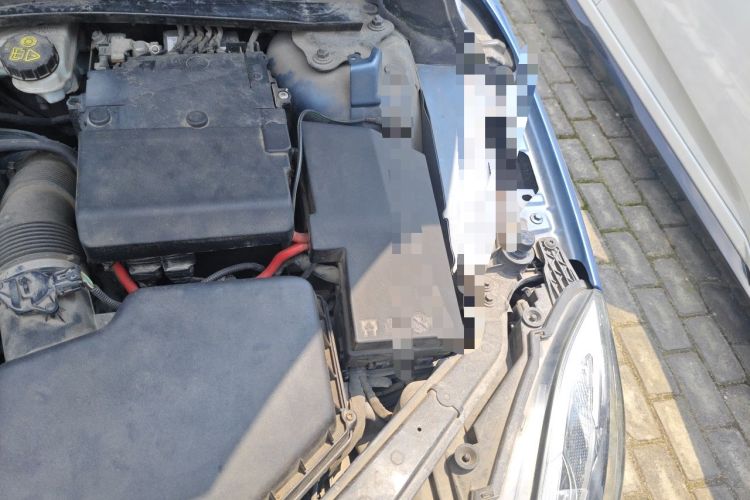 Used Volvo V40 2016 T4 Smart Luxury Edition Engine Bay Left
