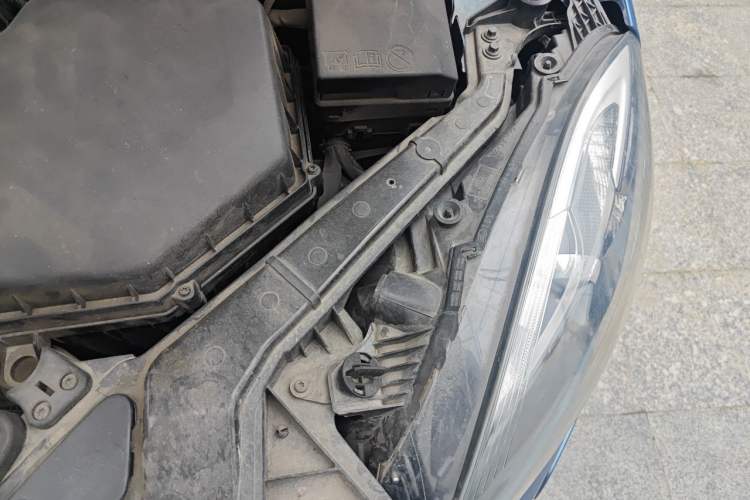 Used Volvo V40 2016 T3 Zhiyi Edition Engine Bay Left