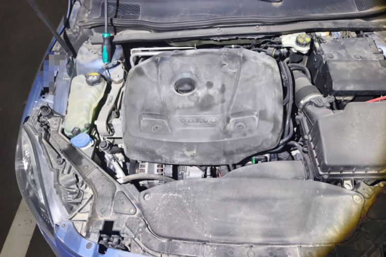 Used Volvo V40 2016 T3 Zhiyi Edition Engine Bay Right