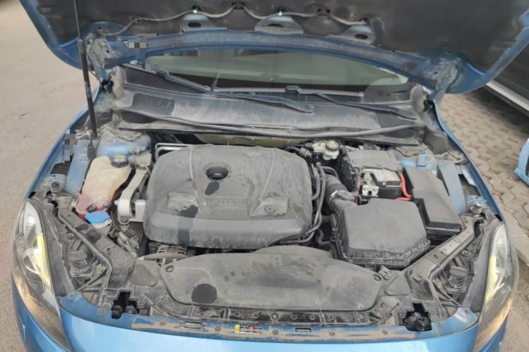 Used Volvo V40 2016 T3 Zhiyi Edition Engine Bay