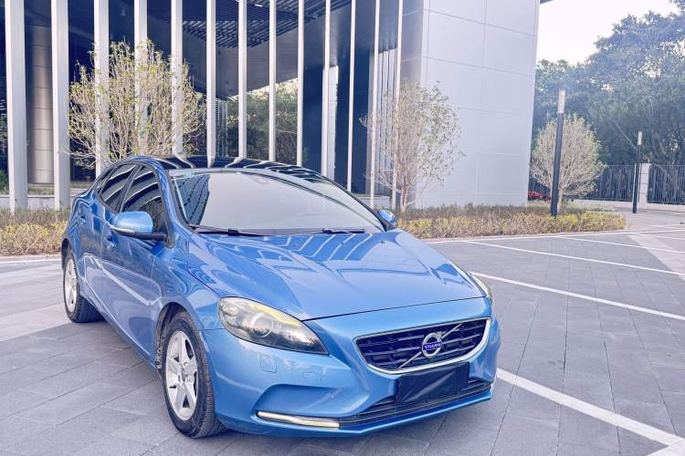 Used Volvo V40 2016 T3 Zhiyi Edition Exterior 2