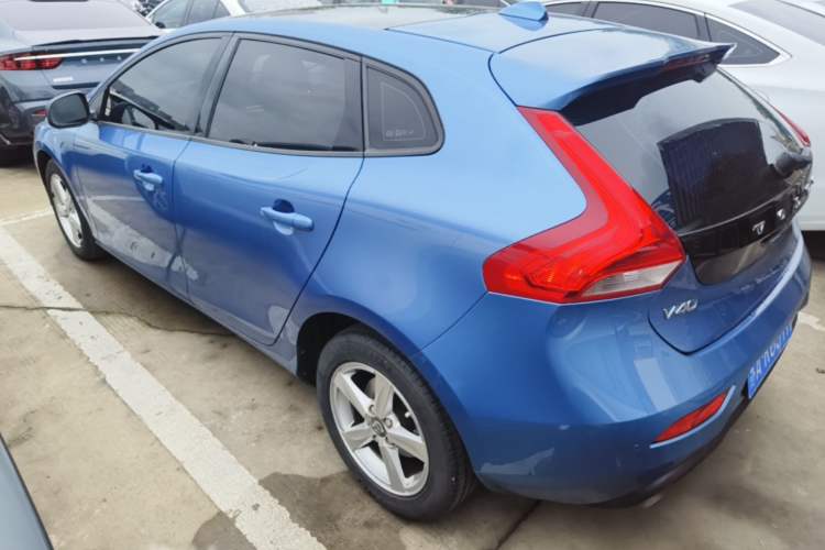 Used Volvo V40 2016 T3 Zhiyi Edition Exterior 2
