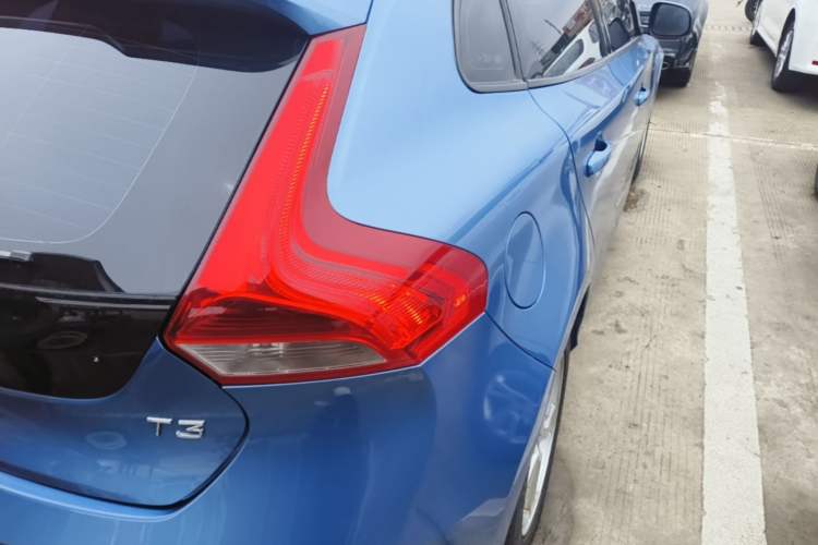 Used Volvo V40 2016 T3 Zhiyi Edition Exterior 3