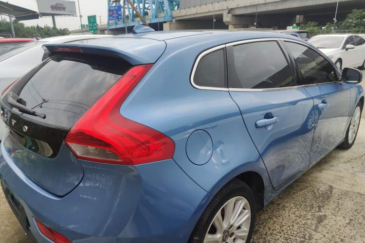 Used Volvo V40 2016 T3 Zhiyi Edition Exterior 5