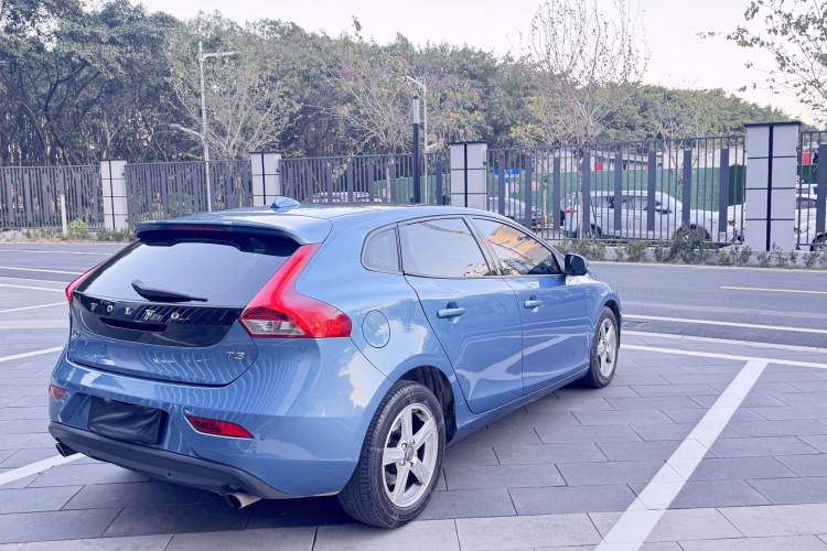 Used Volvo V40 2016 T3 Zhiyi Edition Exterior 5