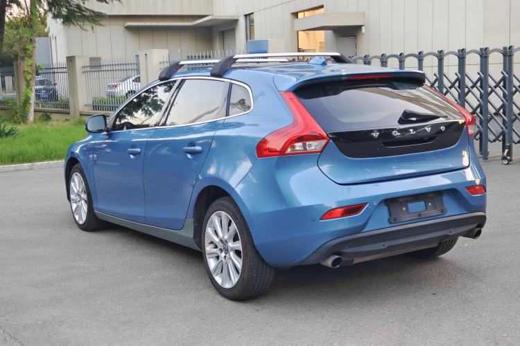 Used Volvo V40 2016 T4 Smart Luxury Edition Exterior 6