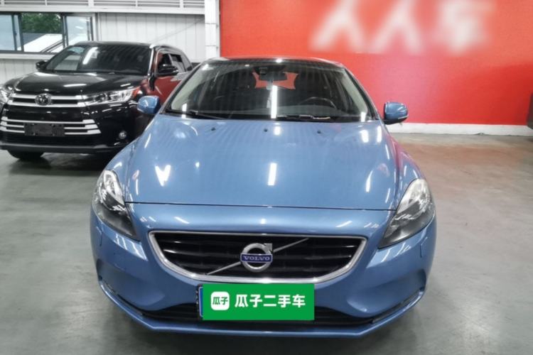 Used Volvo V40 2016 T3 Zhiyi Edition Front