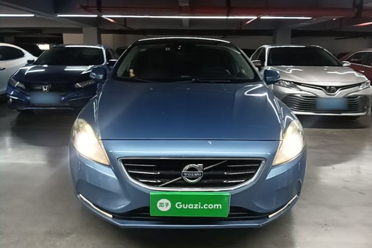Used Volvo V40 2016 T3 Zhiyi Edition Front