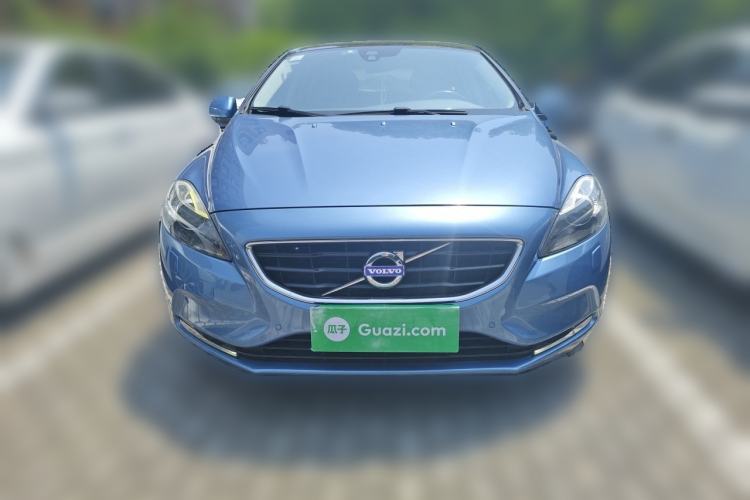 Used Volvo V40 2016 T4 Smart Luxury Edition Front