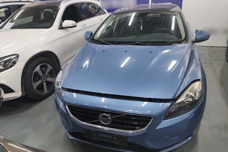 Used Volvo V40 2016 T3 Zhiyi Edition Front