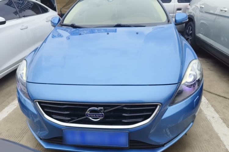 Used Volvo V40 2016 T3 Zhiyi Edition Front