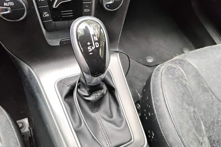Used Volvo V40 2016 T3 Zhiyi Edition Gear Lever