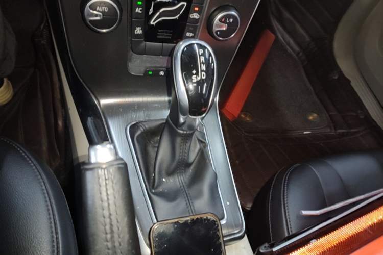 Used Volvo V40 2016 T3 Zhiyi Edition Gear Lever