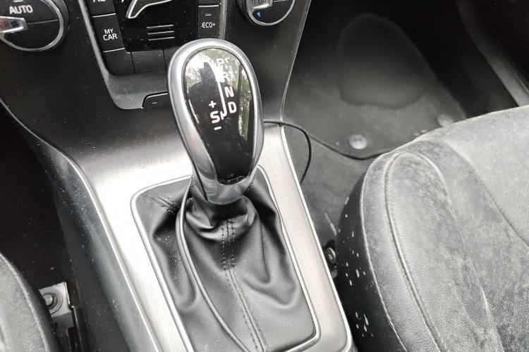 Used Volvo V40 2016 T3 Zhiyi Edition Gear Lever