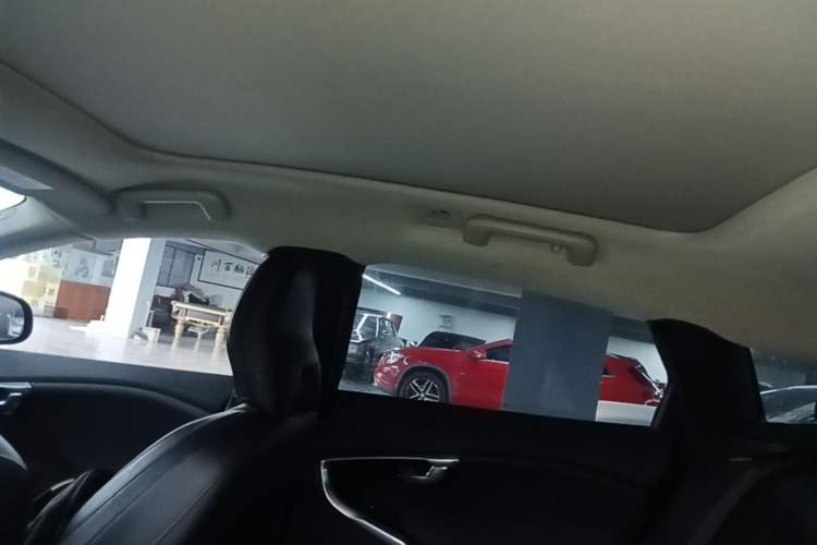 Used Volvo V40 2016 T3 Zhiyi Edition Headliner