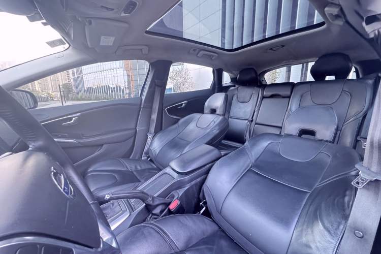 Used Volvo V40 2016 T3 Zhiyi Edition Headliner