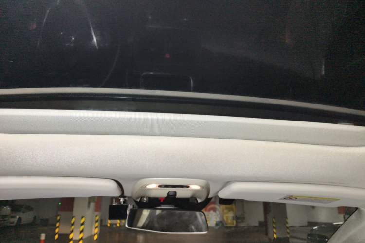 Used Volvo V40 2016 T3 Zhiyi Edition Headliner