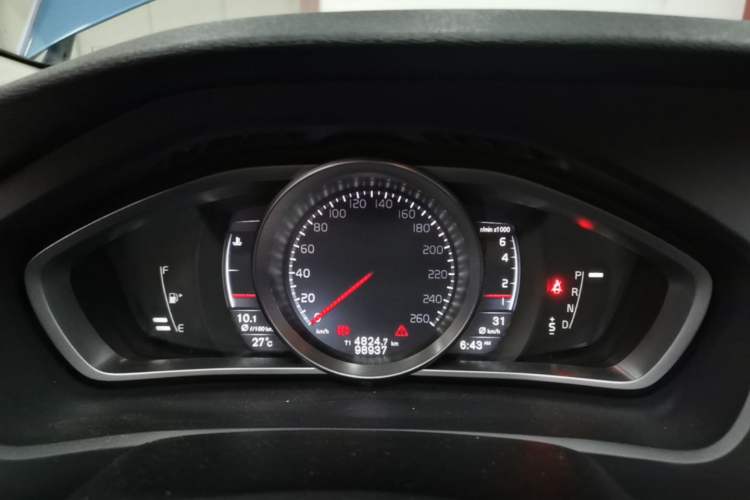 Used Volvo V40 2016 T3 Zhiyi Edition Instrument Cluster