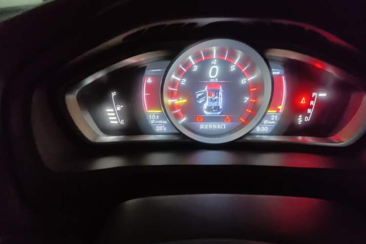 Used Volvo V40 2016 T4 Smart Luxury Edition Instrument Cluster