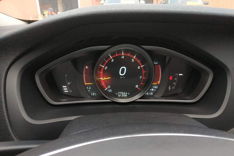 Used Volvo V40 2016 T3 Zhiyi Edition Instrument Cluster