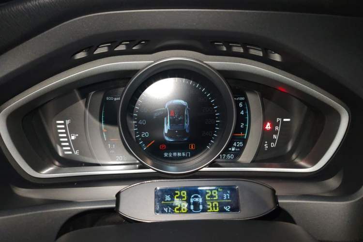 Used Volvo V40 2016 T3 Zhiyi Edition Instrument Cluster