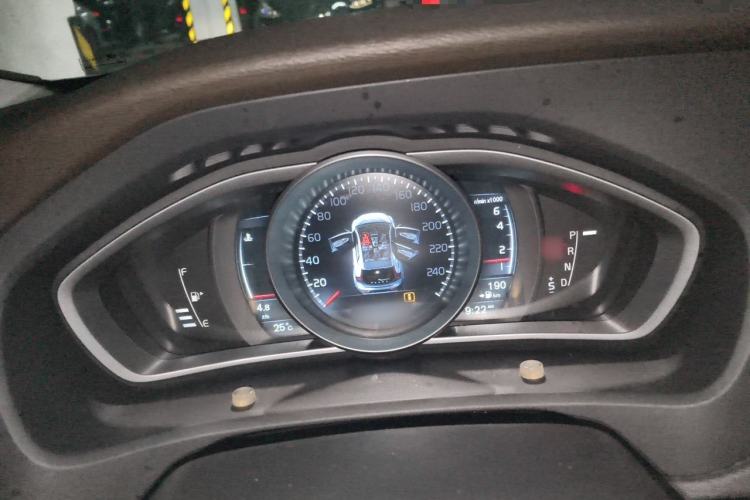 Used Volvo V40 2016 T3 Zhiyi Edition Instrument Cluster