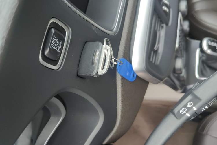 Used Volvo V40 2016 T3 Zhiyi Edition Interior 1