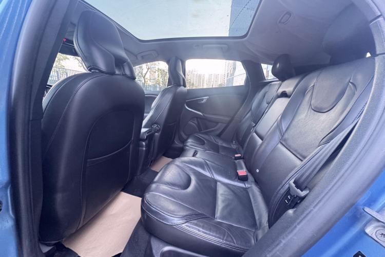 Used Volvo V40 2016 T3 Zhiyi Edition Interior 3