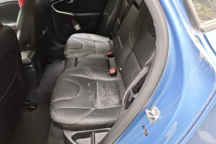 Used Volvo V40 2016 T3 Zhiyi Edition Interior 4