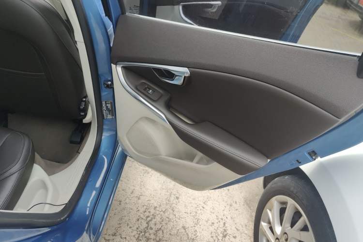 Used Volvo V40 2016 T3 Zhiyi Edition Interior 6