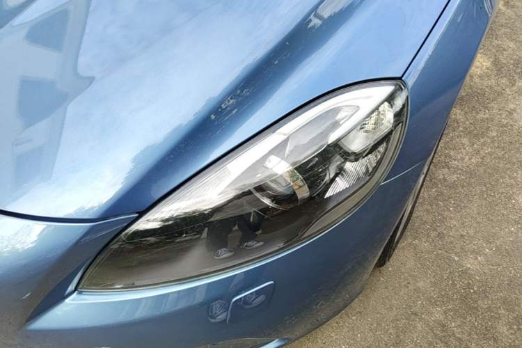 Used Volvo V40 2016 T4 Smart Luxury Edition Left Front Headlight